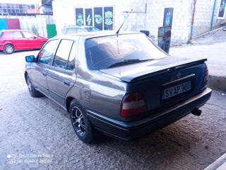 Nissan Sunny foto 5