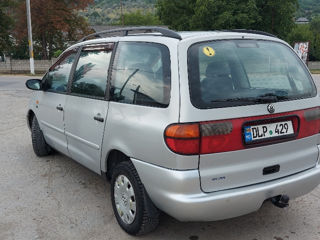 Volkswagen Sharan foto 2