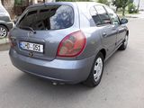 Nissan Almera foto 8