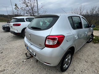 Dacia Sandero foto 2