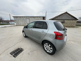 Toyota Yaris foto 3