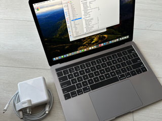 MacBook Pro 2018 foto 2