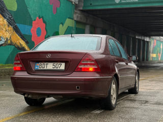 Mercedes C-Class foto 4