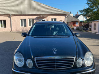 Mercedes E-Class foto 2