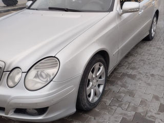 Mercedes E-Class foto 2