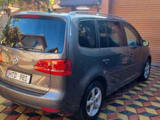 Volkswagen Touran foto 4