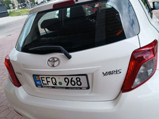 Toyota Yaris foto 2