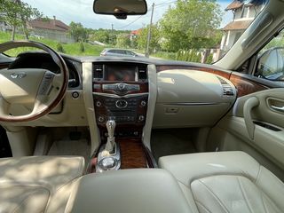 Infiniti QX80 foto 4