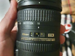 Объектив Nikon 18-200 Mm
