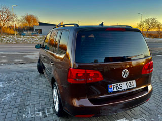 Volkswagen Touran foto 4