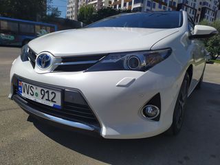 Toyota Auris foto 1