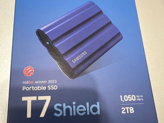 Portable SSD T7 Shield USB 3.2 2TB, New 2024. Capacitate 2 TB. Produs 2024.