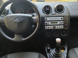 Ford Fiesta foto 5