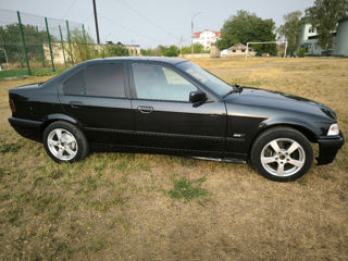 BMW 3 Series foto 2