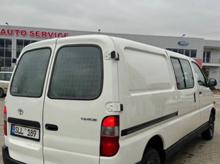 Toyota Hiace foto 4