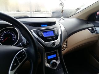 Hyundai Elantra foto 4