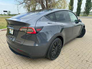 Tesla Model Y foto 4