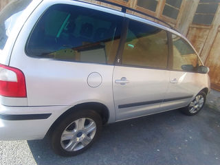 Ford Galaxy foto 2