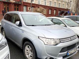 Mitsubishi Outlander foto 3