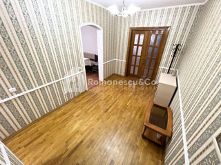 Apartament cu 2 camere, 68 m², Centru, Chișinău foto 4