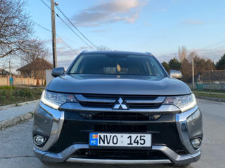 Mitsubishi Outlander foto 2