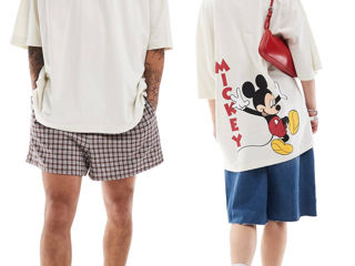 Футболка Mickey Mouse. Новая, размера L - XL