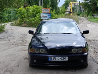 BMW 5 Series foto 1