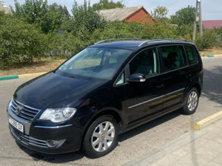 Volkswagen Touran foto 3