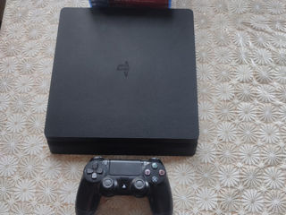 Vând PlayStation 4 Slim!!!