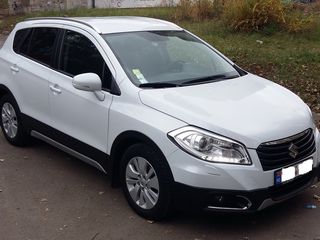 Suzuki S-Cross foto 1