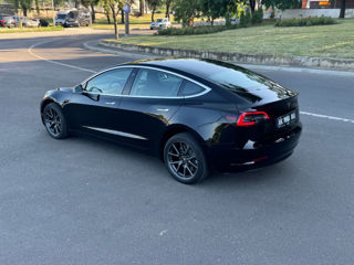 Tesla Model 3 foto 8