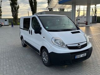 Opel Vivaro foto 1