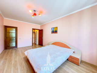 Apartament cu 3 camere, 127 m², Centru, Chișinău foto 1