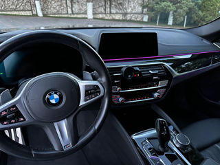 BMW 5 Series foto 8