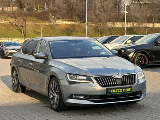 Skoda Superb foto 3