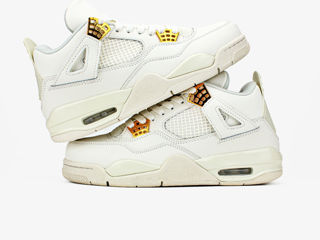 Nike Air Jordan 4 Retro Metallic Gold foto 2