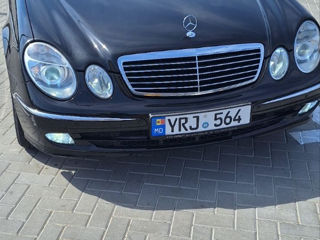 Mercedes E-Class foto 1