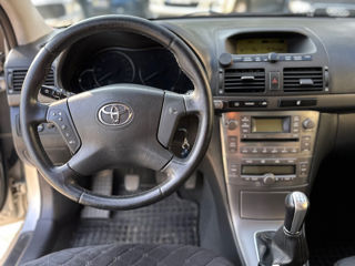 Toyota Avensis foto 9