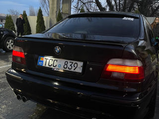 BMW 5 Series foto 10