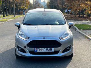 Ford Fiesta foto 2