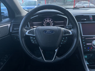 Ford Fusion foto 9