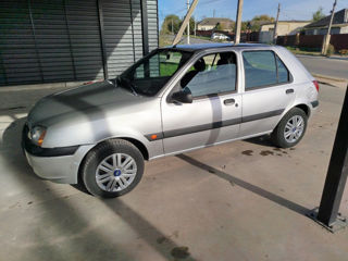 Ford Fiesta foto 4