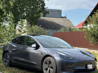 Tesla Model 3 foto 1