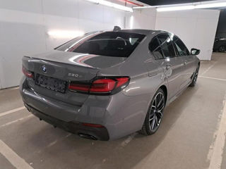 BMW 5 Series foto 4