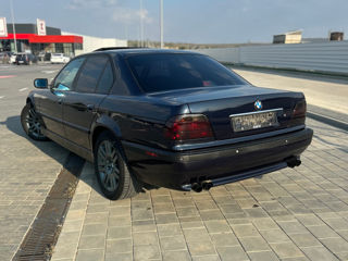 BMW 7 Series foto 2