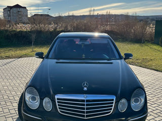 Mercedes E-Class foto 2