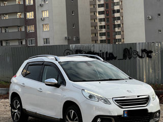 Peugeot 2008 foto 3