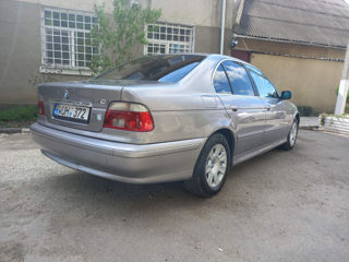 BMW 5 Series foto 3