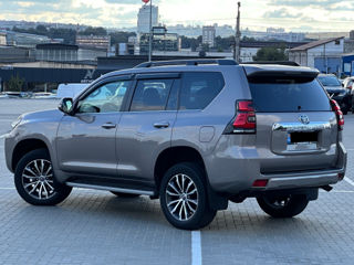 Toyota Land Cruiser Prado foto 3