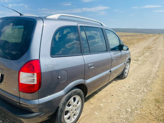 Opel Zafira foto 9